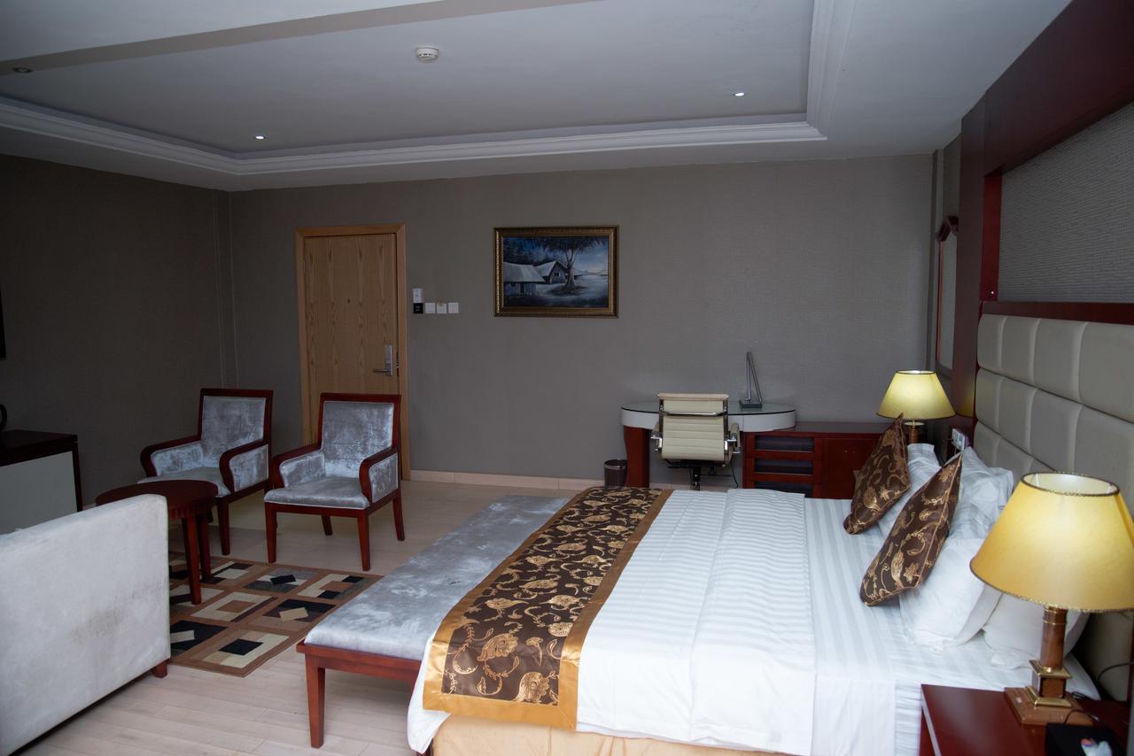 Hotel Sunshine Enugu Bagian luar foto